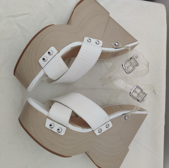 Gianni Bini white wedges Size 9 - Picture 14 of 16